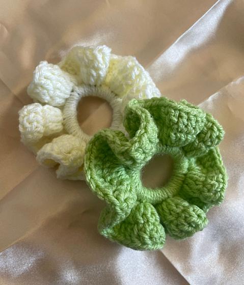 Scrunchie Set- Green & Off White